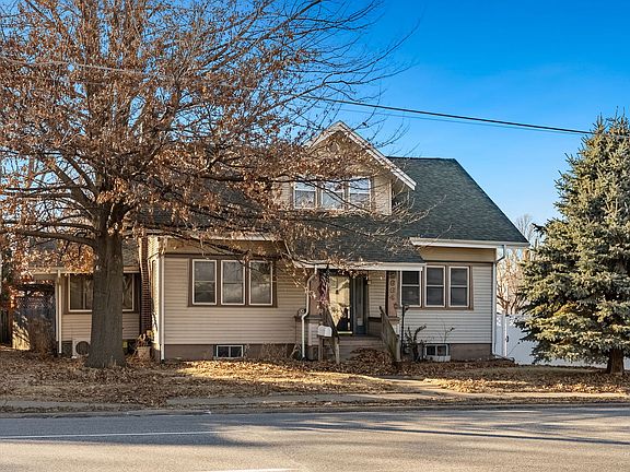 2nd image of 2664 Harrison St