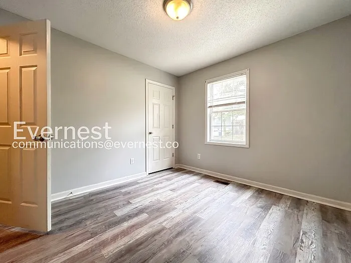 229 Hampton Dr — Photo 15