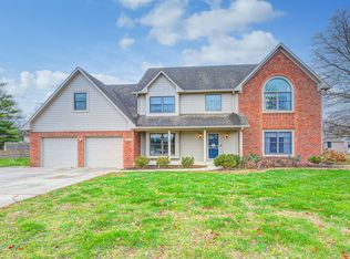 207 Edgewood Ct, Pittsboro, IN 46167