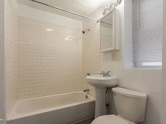 4th image of 69 Williams Ave #2RA