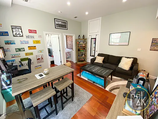 Rented by Realty 2000 Corp | media 41