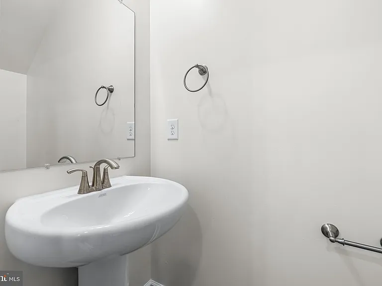 900 Gilbert Rd #3601B — Photo 9