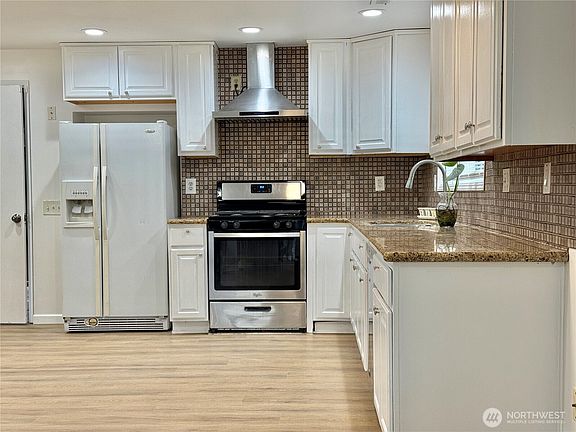 5th image of 19431 107TH Avenue SE