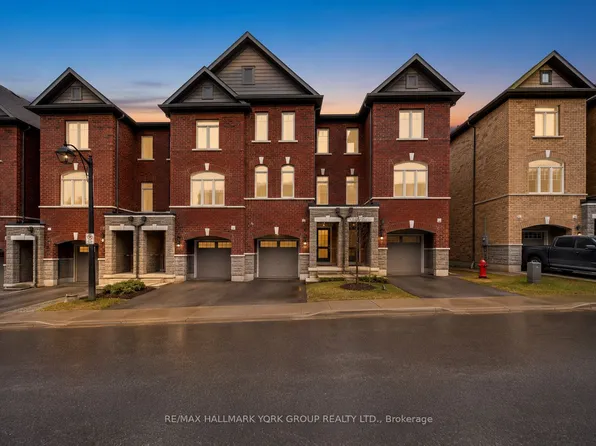 104 Gordon Cir, Newmarket, ON L3Y 0C9