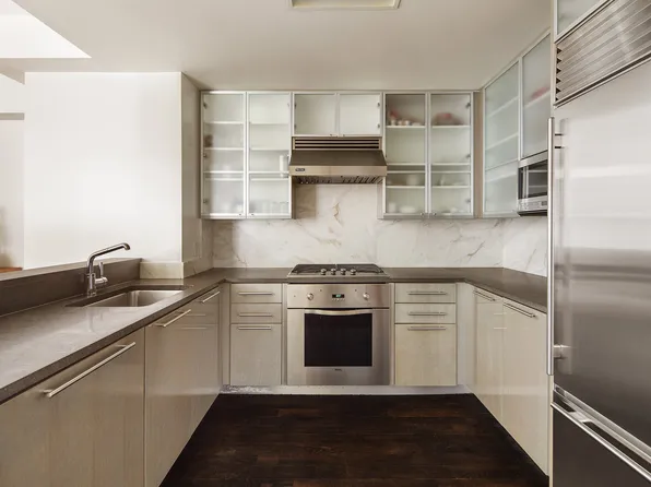 200 Chambers Street image 4 of 19