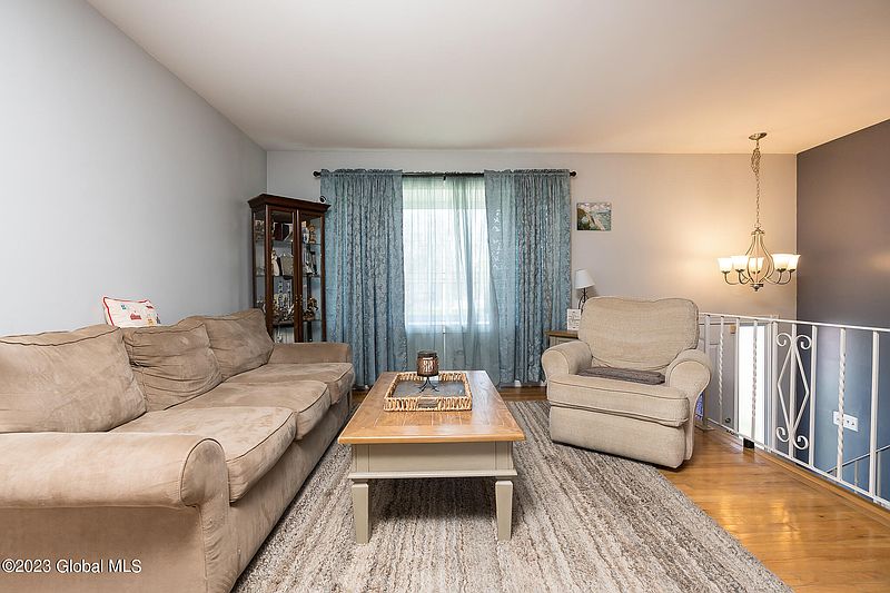 4th image of 235 Starr Avenue