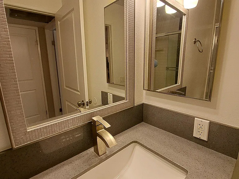 5718 Camellia Ave #107 — Photo 25