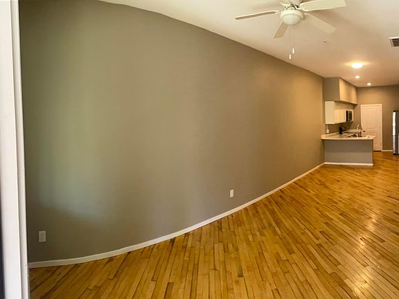4th image of 142 S Tucson Blvd #73