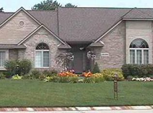 19120 Levan Ct, Livonia, MI 48152