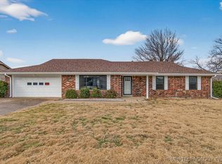 6736 Dorsett Dr, Bartlesville, OK 74006
