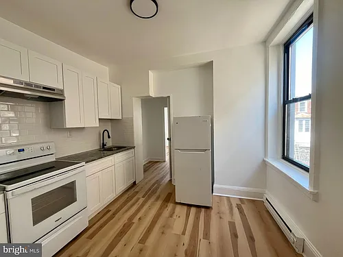 4413 Walnut St #2R Photo 1 4413 Walnut St #2R Photo 1