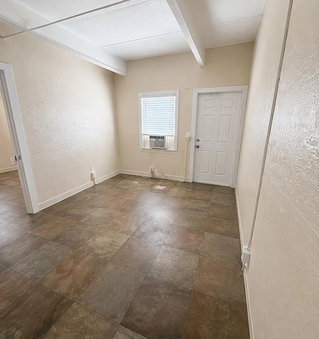 2 bed, 1.0 bath, 720 sqft, $1,250 — Photo 4