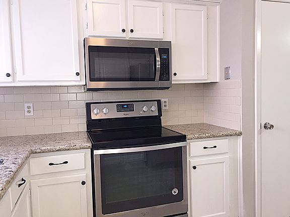 5th image of 906 Country Place Blvd