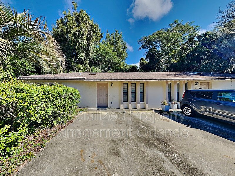 1st image of 32823 Blossom Ln