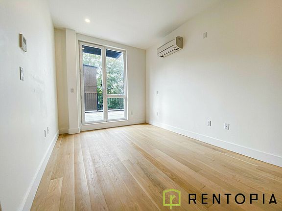 3rd image of 420 Tompkins Ave #501