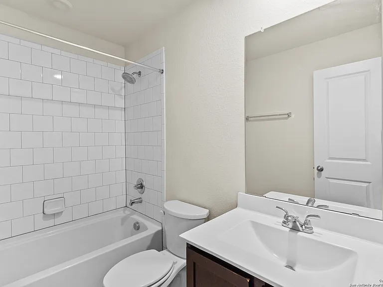 8904 Portobello Way — photo 17