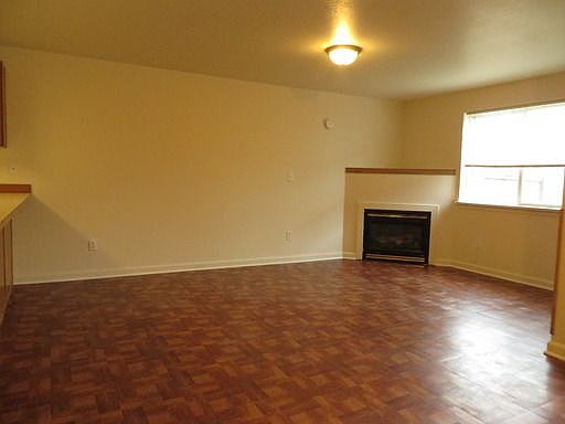 2nd image of 2620 Ross Ln