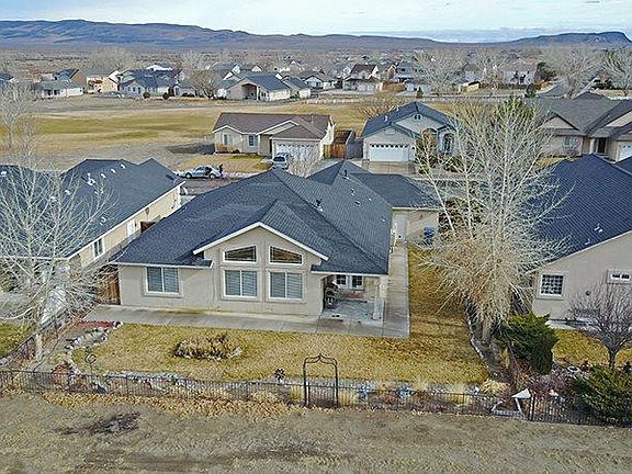 2nd image of 713 Divot Dr