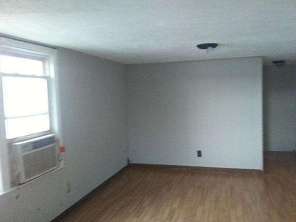3rd image of 505 Lee St Unit D
