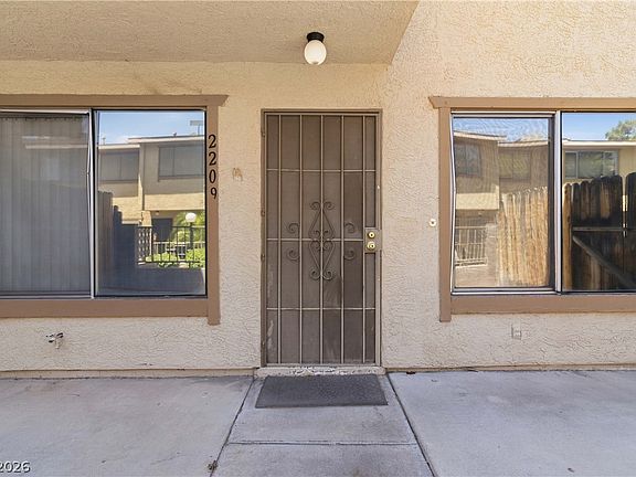 3rd image of 2209 Short Pine Dr