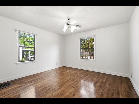 5th image of 751 Iowa St