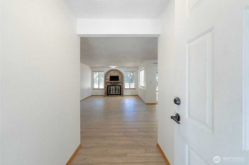 4th image of 6419 163rd Street Ct E