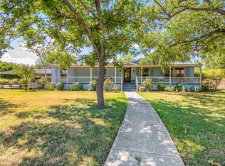 212 E Mesquite St, Coleman, TX 76834
