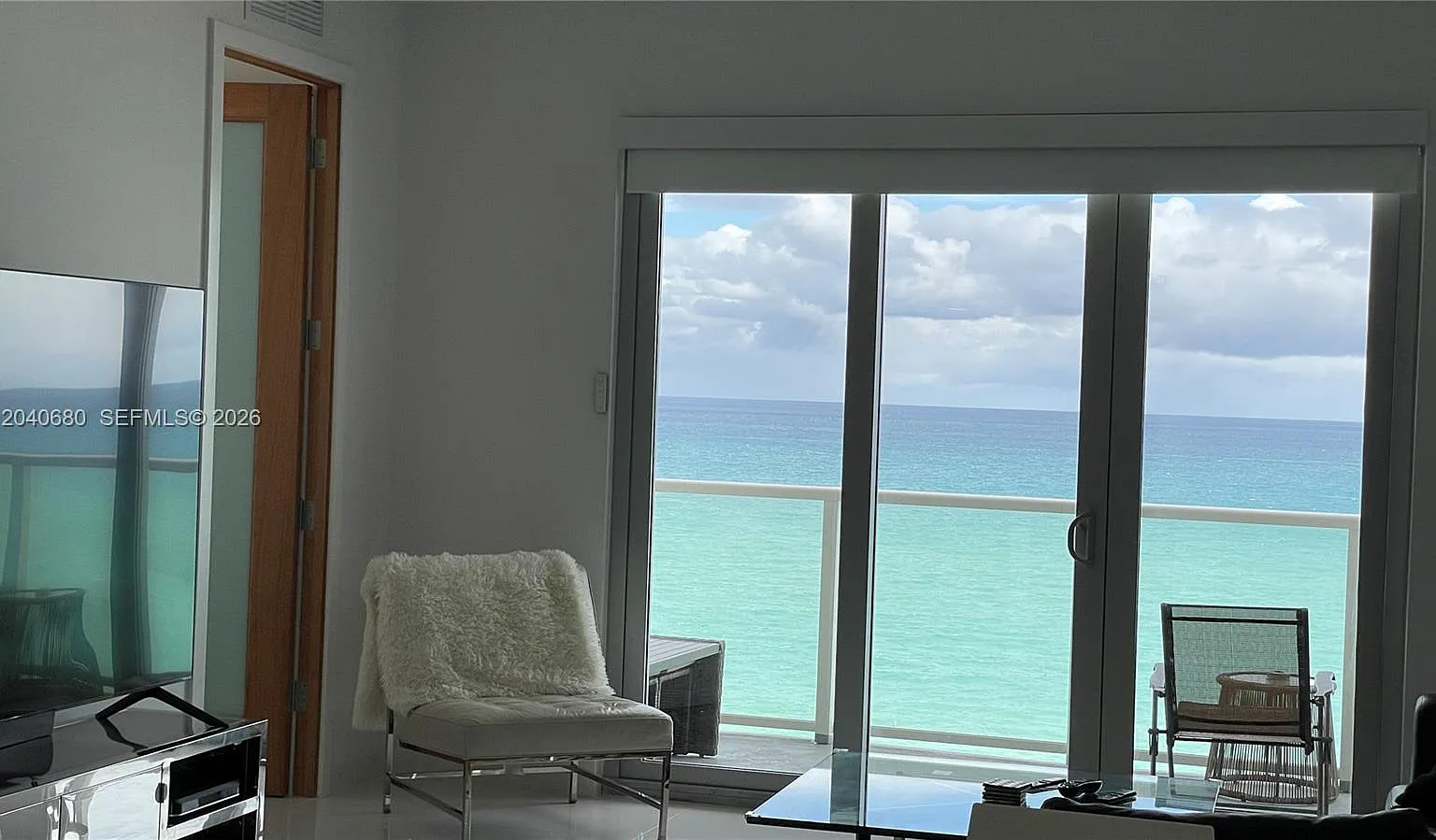Arlen Beach Condo — Photo 1