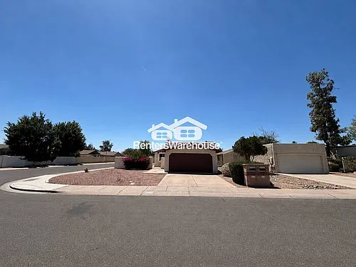 2126 N Villas Ln Photo 1