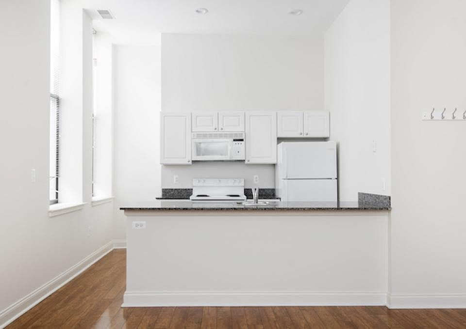 1st image of 1011 Chestnut St Unit 303W