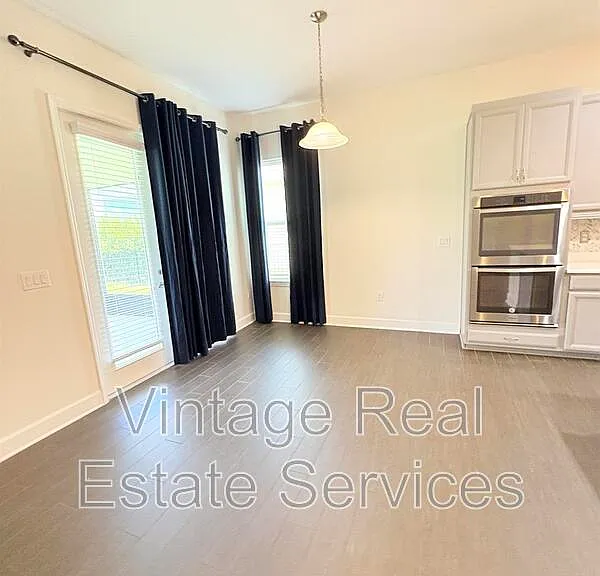 4645 Butler National Dr — Photo 15