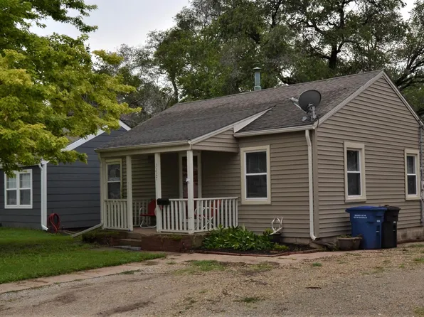 1227 Henry St, Augusta, KS 67010