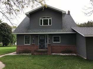 305 3rd St S, Brandt, SD 57218