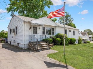 12 Manchester Ave, Waterbury, CT 06705