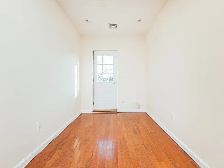 263 Evergreen Ave #3F — Photo 7