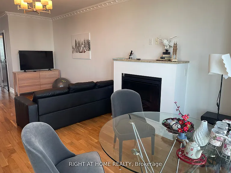 16 Harbour St #4904 — Photo 4