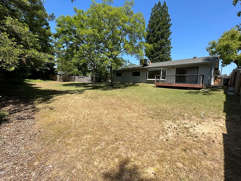 8654 Thelen Ct — Photo 18