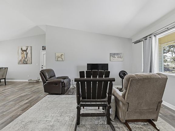 4th image of 9765 Laredo St