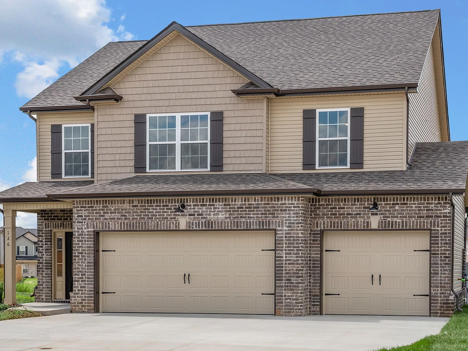 4 bed, 2.5 bath, 2275 sqft, $2,500 — Photo 2