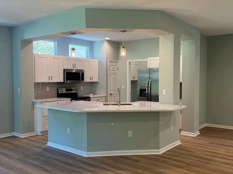 42 Coburn Dr E — Photo 5