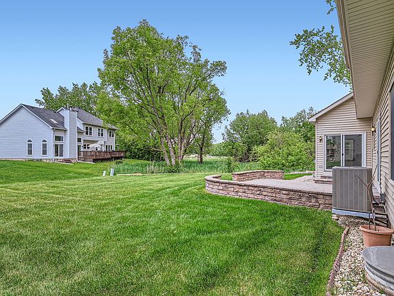 4th image of 1574 Crowfoot Cir N