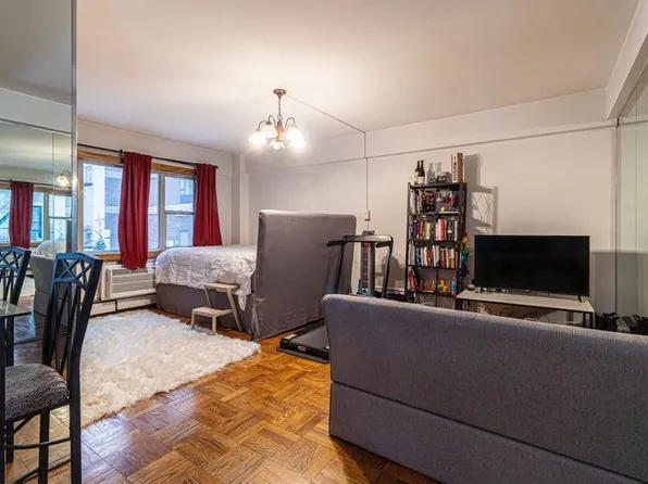 40 Sutton Place image 1 of 4