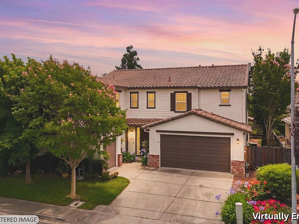 1st image of 421 Bettona Way
