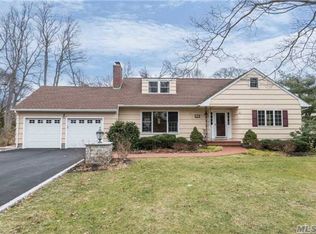 141 Quaker Path, Setauket, NY 11733