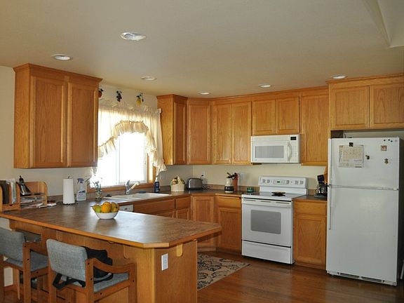 5th image of 716 15th St NW
