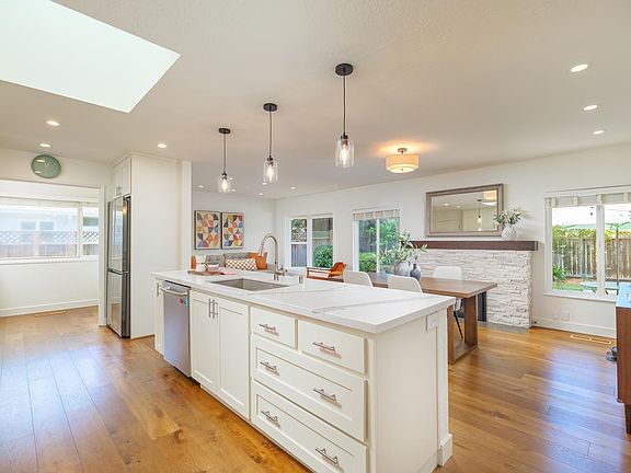 2nd image of 1125 Shady Oak Place