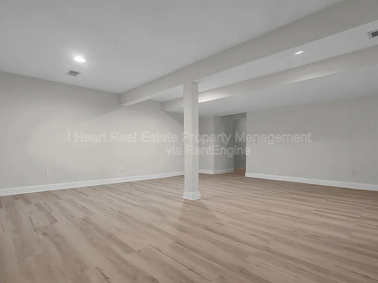 9580 Mission Dr — Photo 29