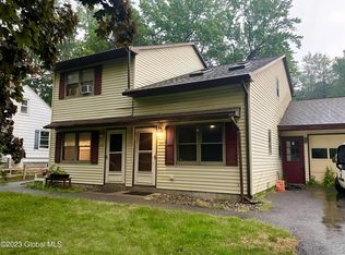 332 Giffords Church Rd, Schenectady, NY 12306