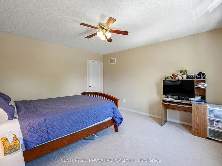 14 Middlecote Dr — Photo 33