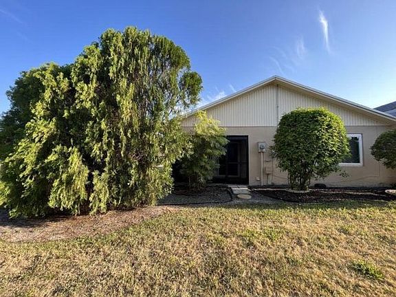 5th image of 223 SE 1st Cir